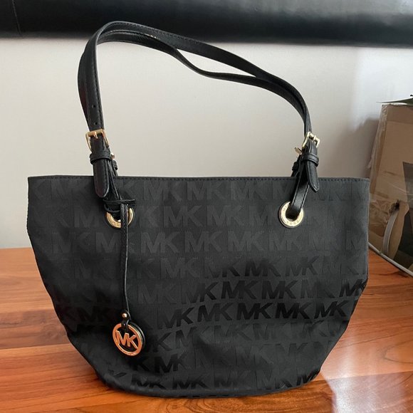 Michael Kors Purse - Picture 1 of 9